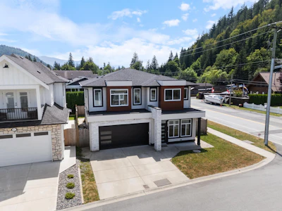 860 Willow Place - 3