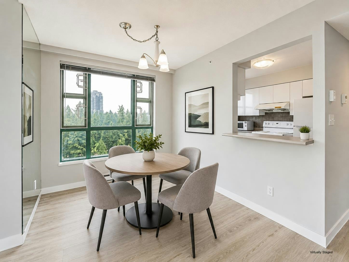 1704-3071 Glen Drive - 3