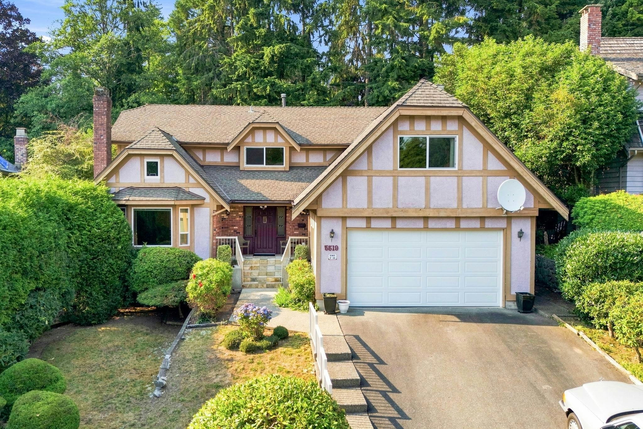 5519 Cliffridge Place, North Vancouver, BC, V7R 4S2