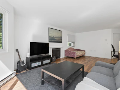 405-9880 Manchester Drive - 4