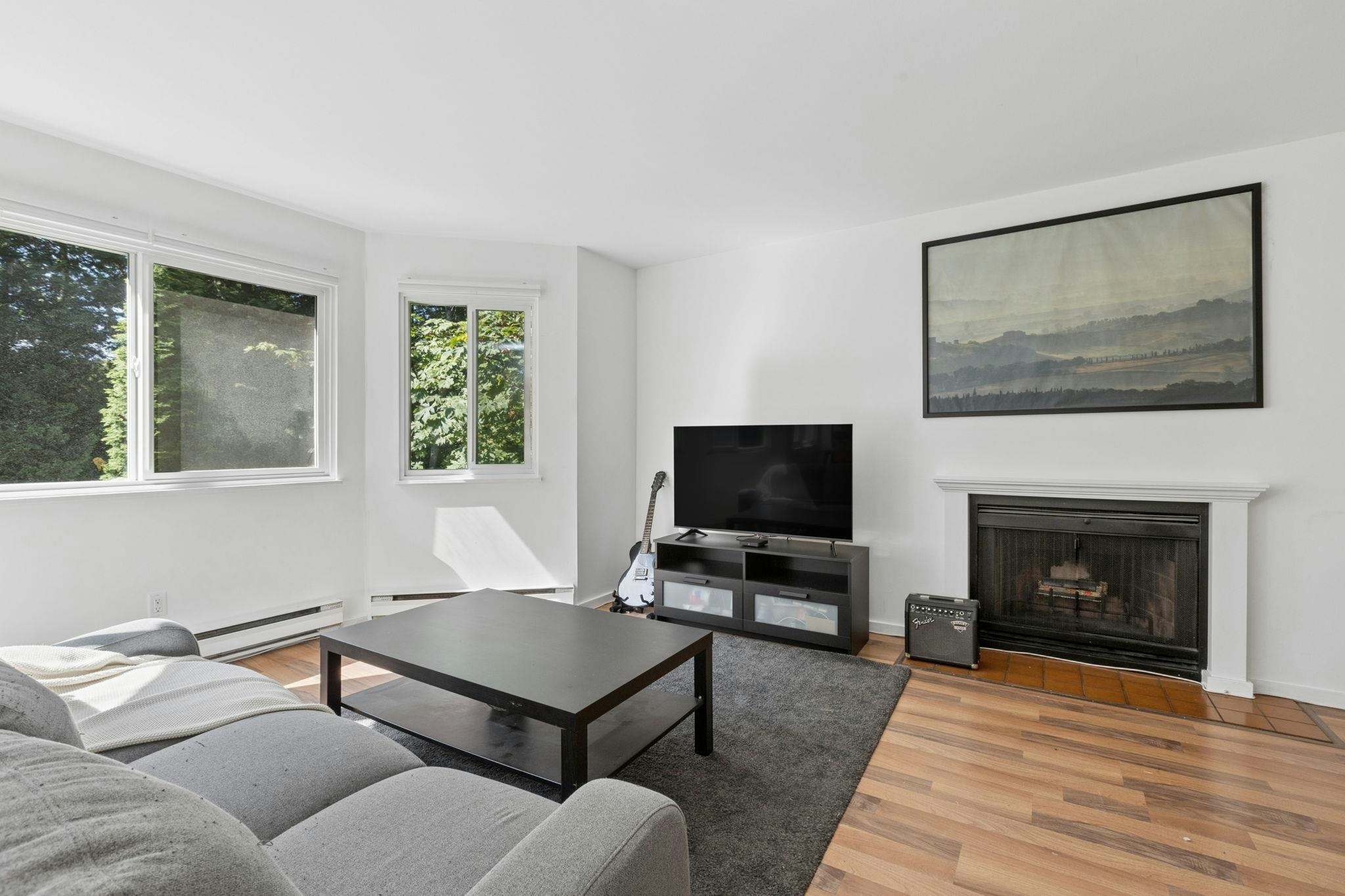 405-9880 Manchester Drive, Burnaby, BC, V3N 4R3