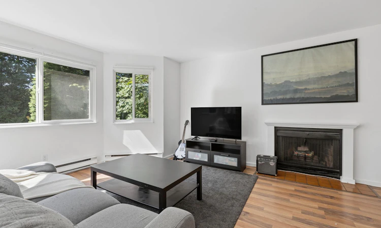 405-9880 Manchester Drive