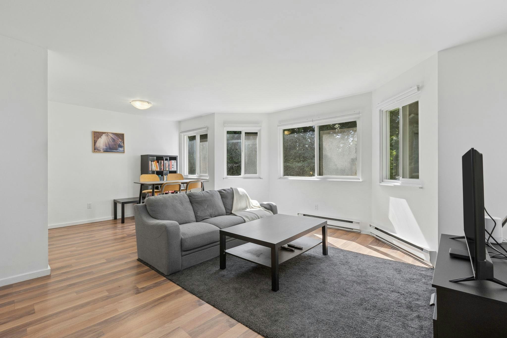 405-9880 Manchester Drive - 3