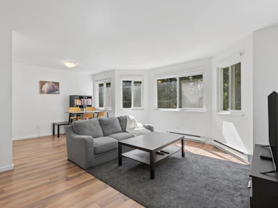 405-9880 Manchester Drive - 3