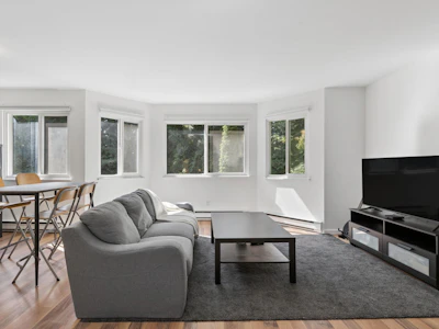 405-9880 Manchester Drive - 2