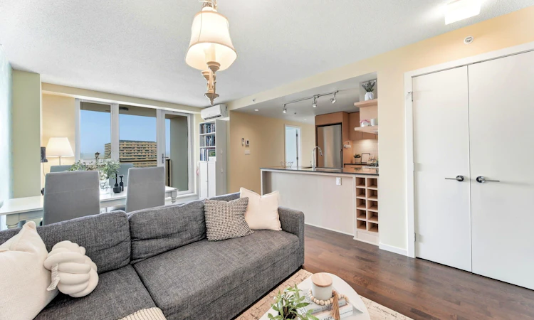 1209-7888 Ackroyd Road