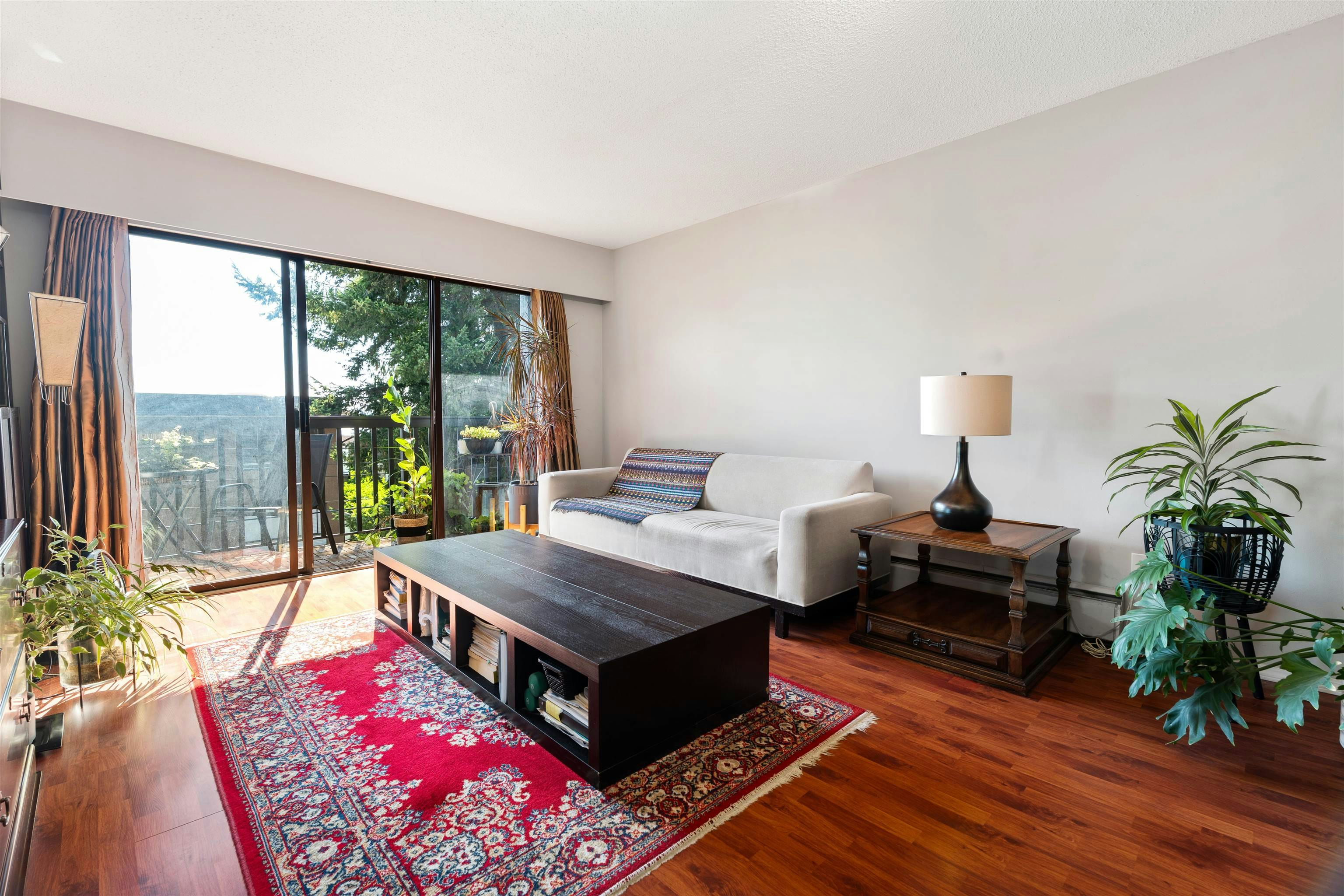 203-211 W 3rd Street, North Vancouver, BC, V7M 1E9