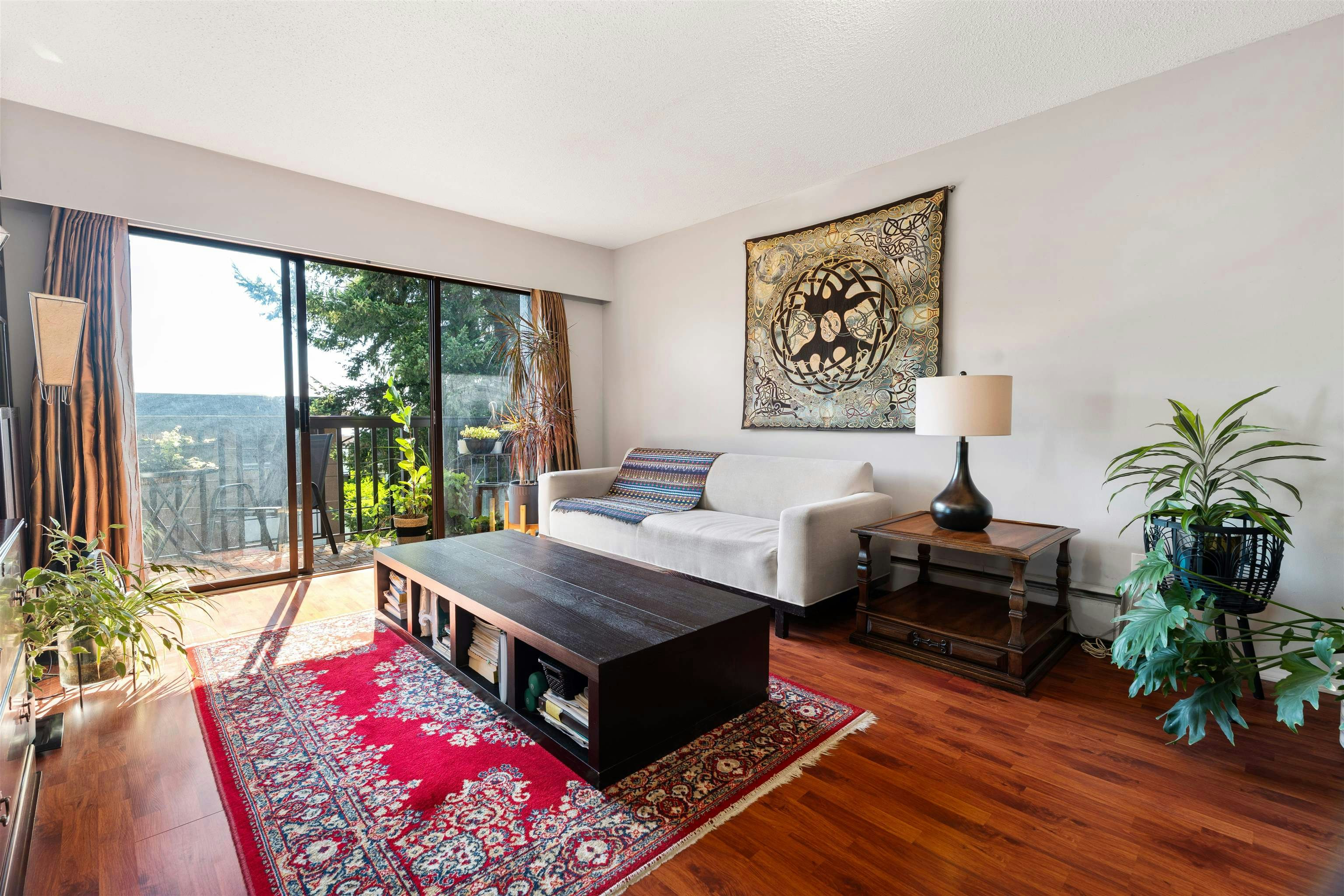 203-211 W 3rd Street, North Vancouver, BC, V7M 1E9