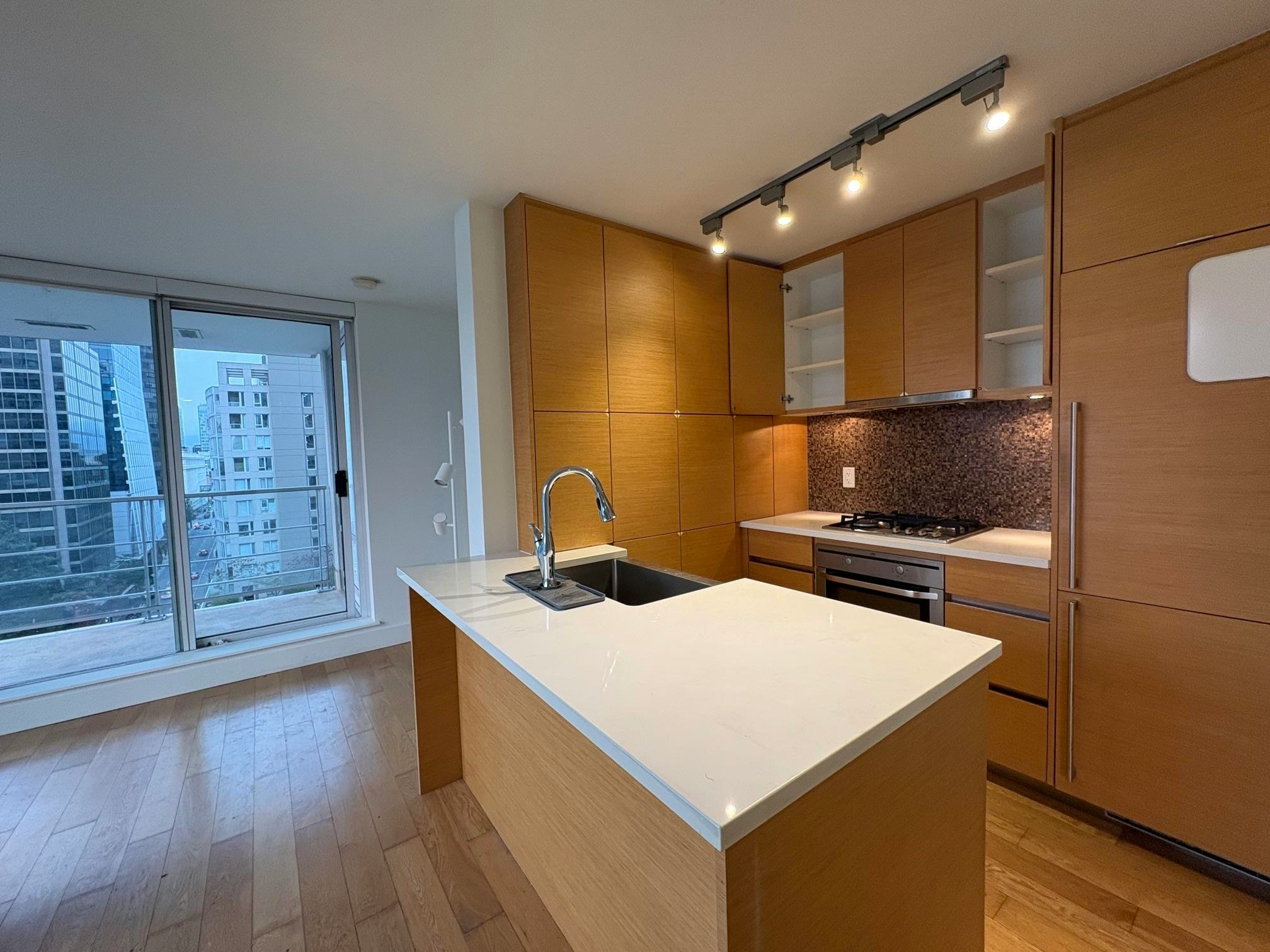 1205-565 Smithe Street, Vancouver, BC, V6B 0E4 - 6