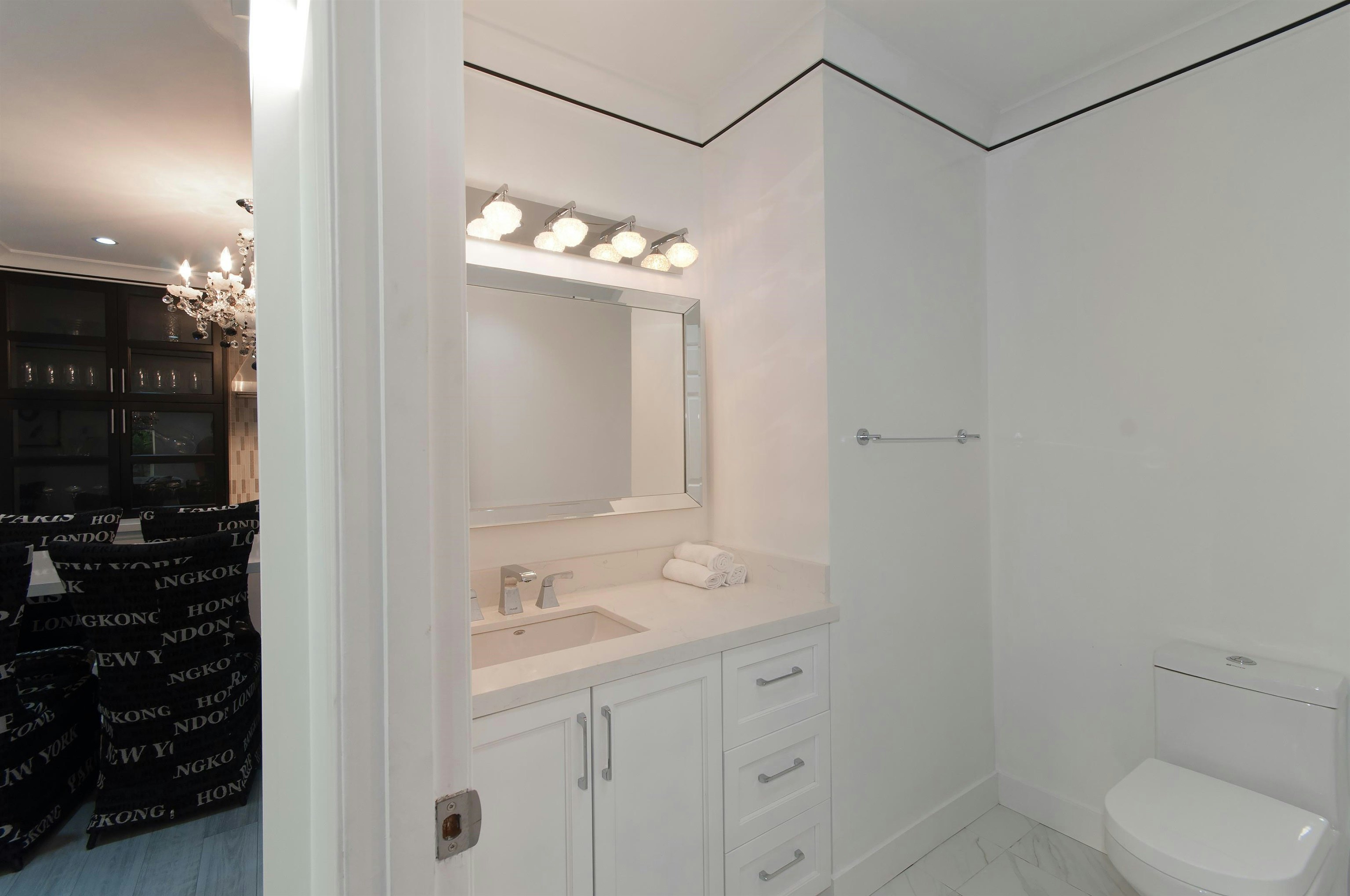 5530 Greenleaf Road, West Vancouver, BC, V7W 1N6 - 11