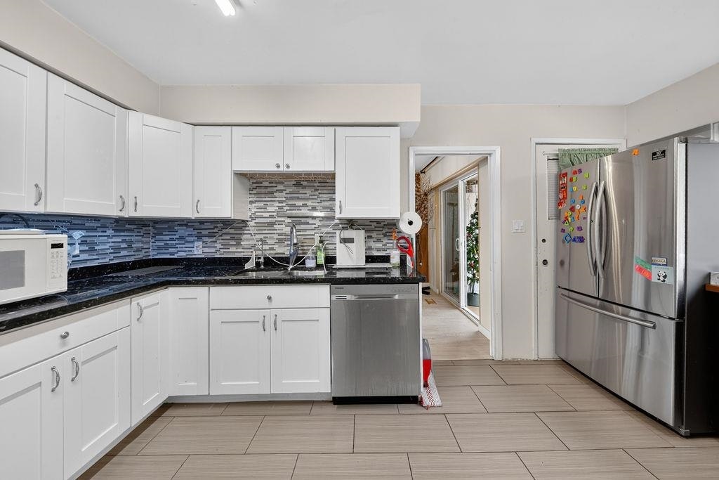 6071 Drewry Crescent, Richmond, BC, V7C 2T8 - 16