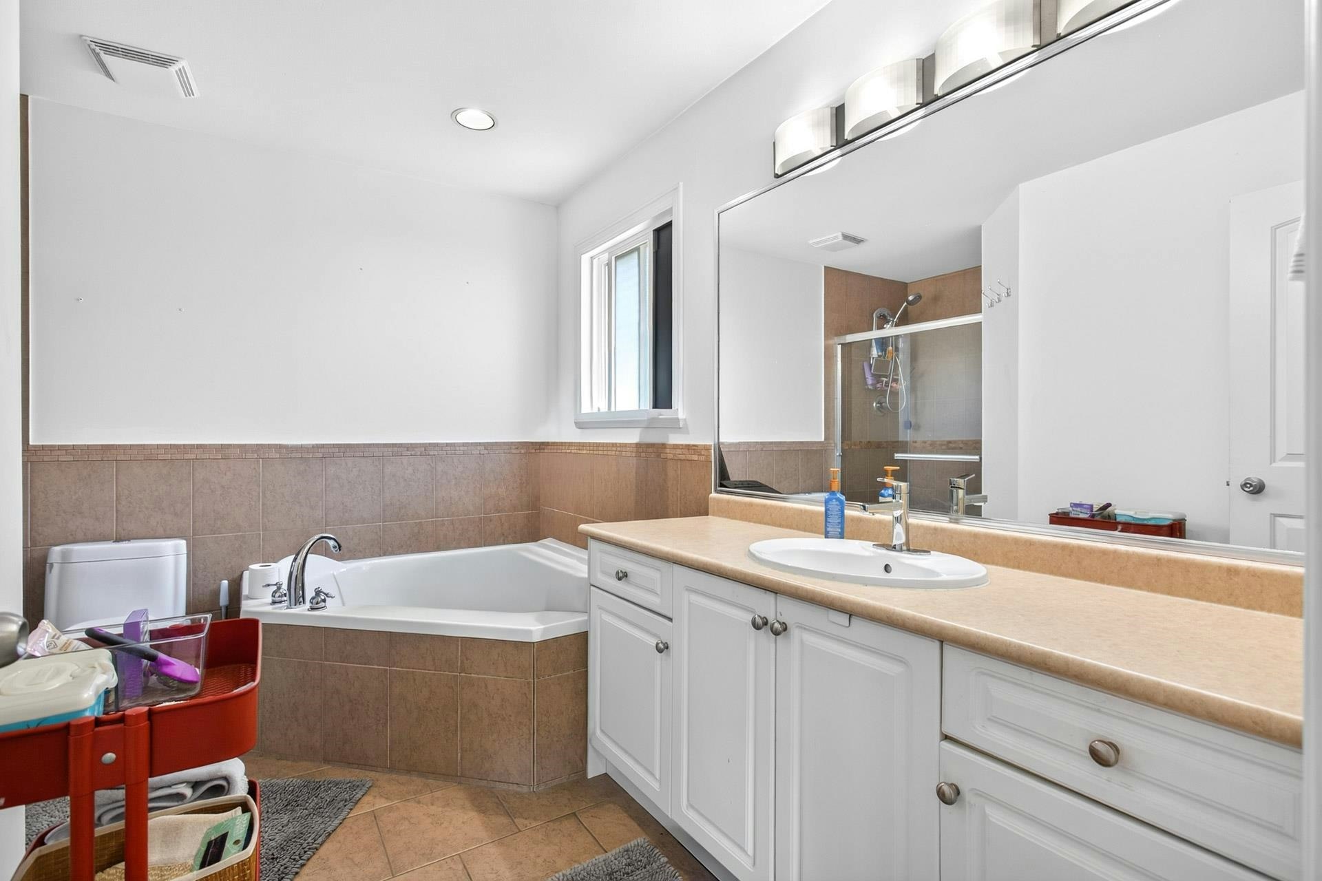 13486 64 Avenue, Surrey, BC, V3W 1Y3 - 27