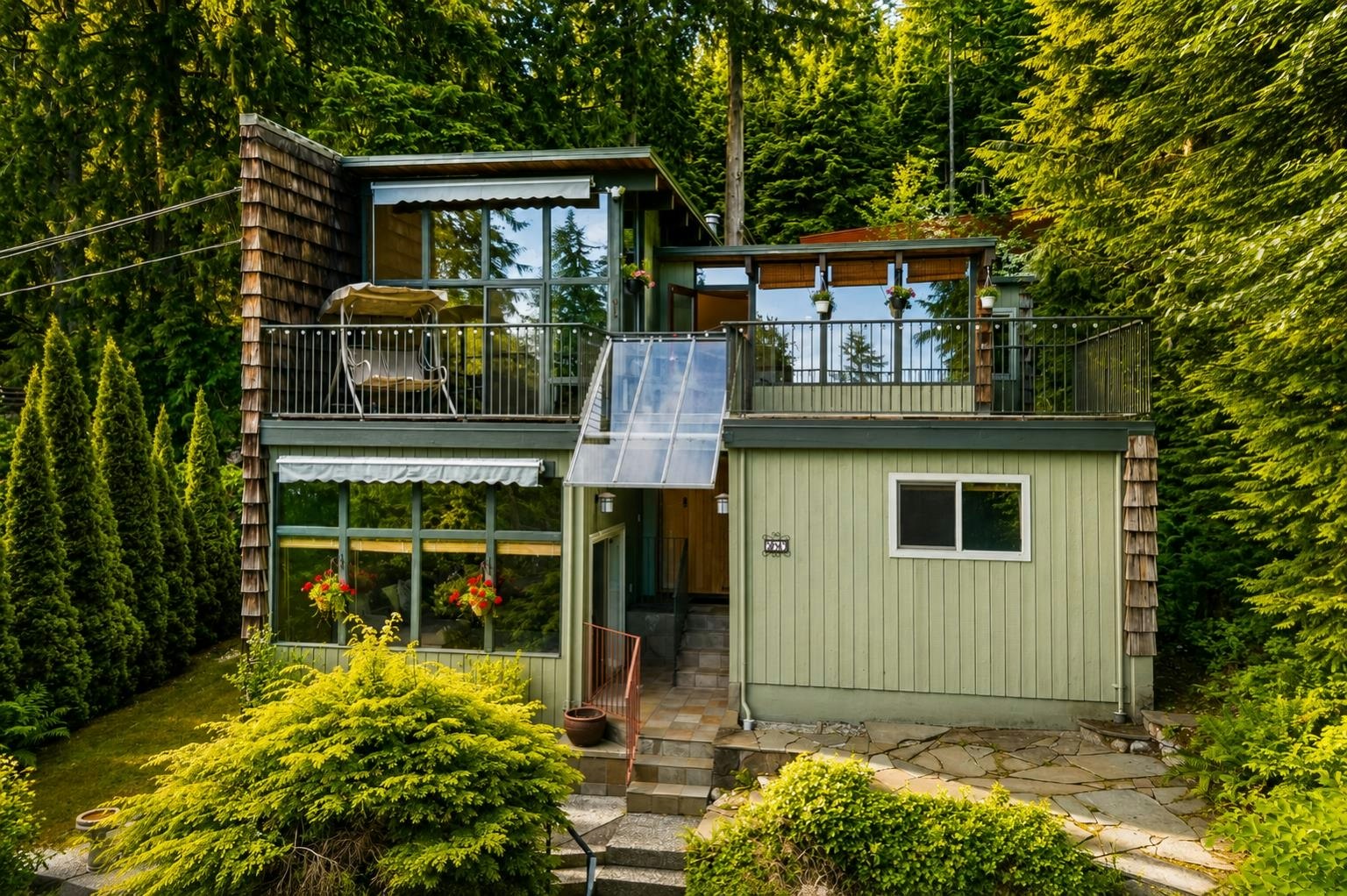 550 Ventura Crescent, North Vancouver, BC, V7N 3G9 - 3