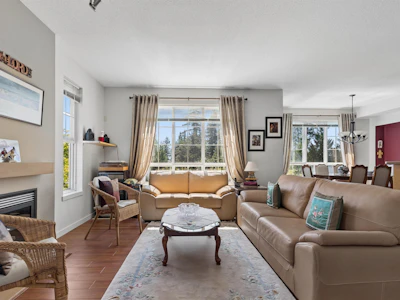 126-2200 Panorama Drive - 5