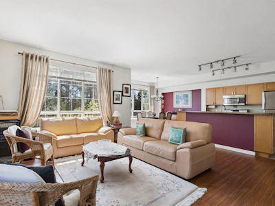 126-2200 Panorama Drive - 2