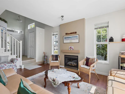 126-2200 Panorama Drive - 3