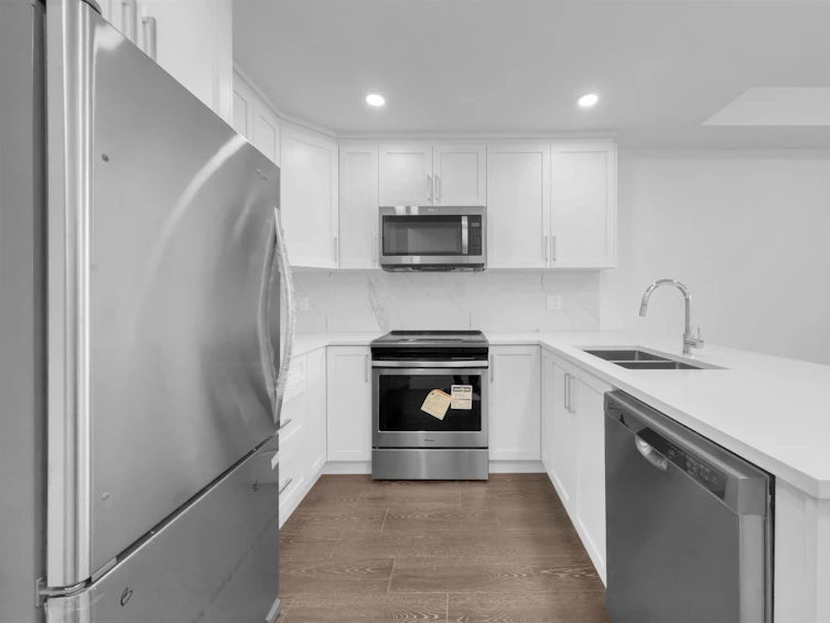 207-9983 E Barnston Drive, Surrey, BC, V4N 6T3 - 7