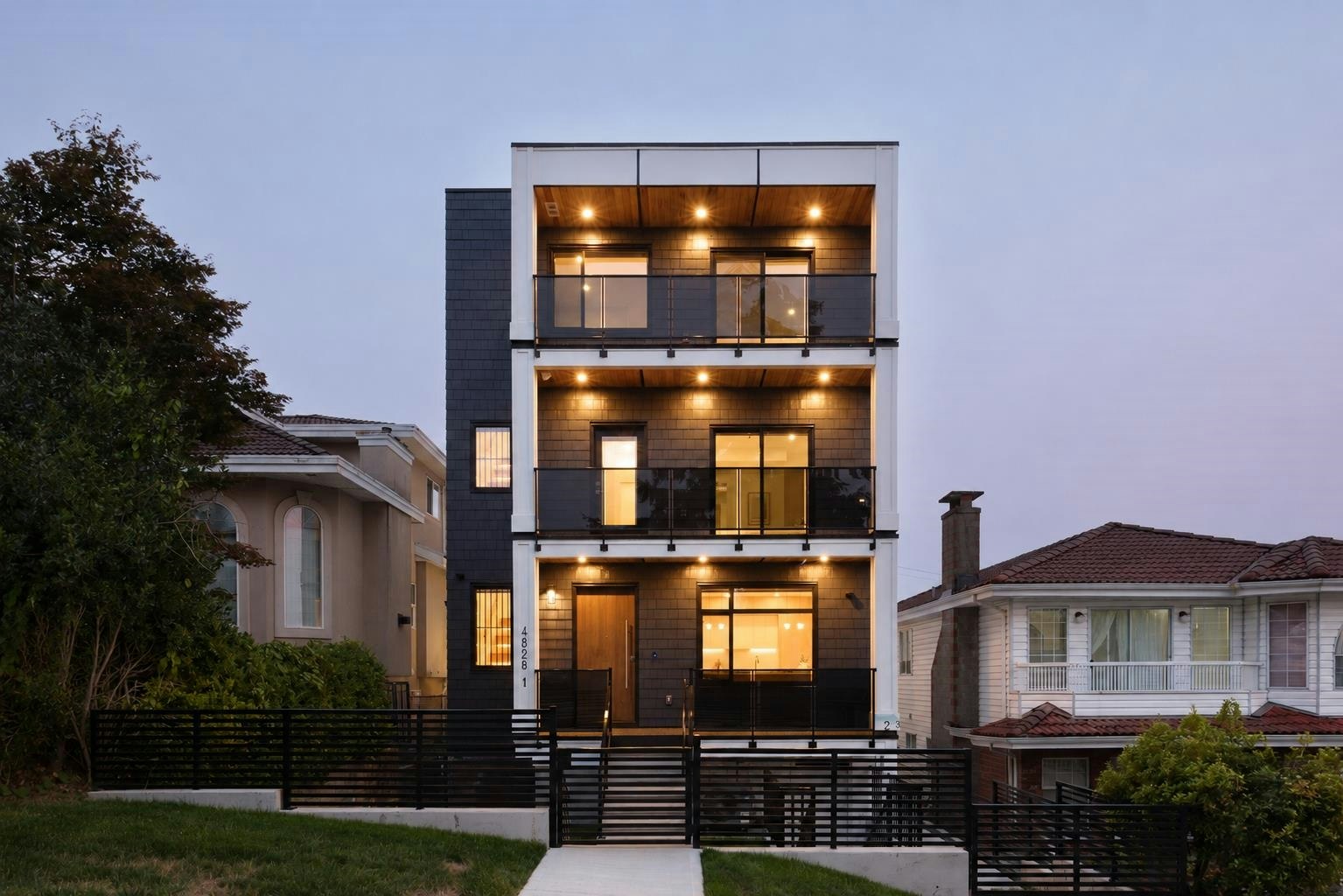 1-4828 Albert Street, Burnaby, BC, V5C 2H3