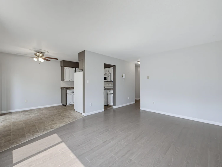 108-2853 W Bourquin Crescent, Abbotsford, BC, V2S 6H6 - 11