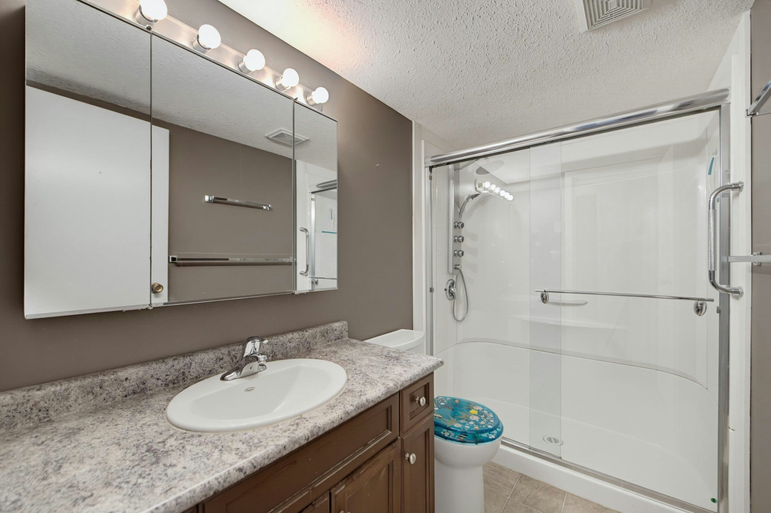 108-2853 W Bourquin Crescent, Abbotsford, BC, V2S 6H6 - 24