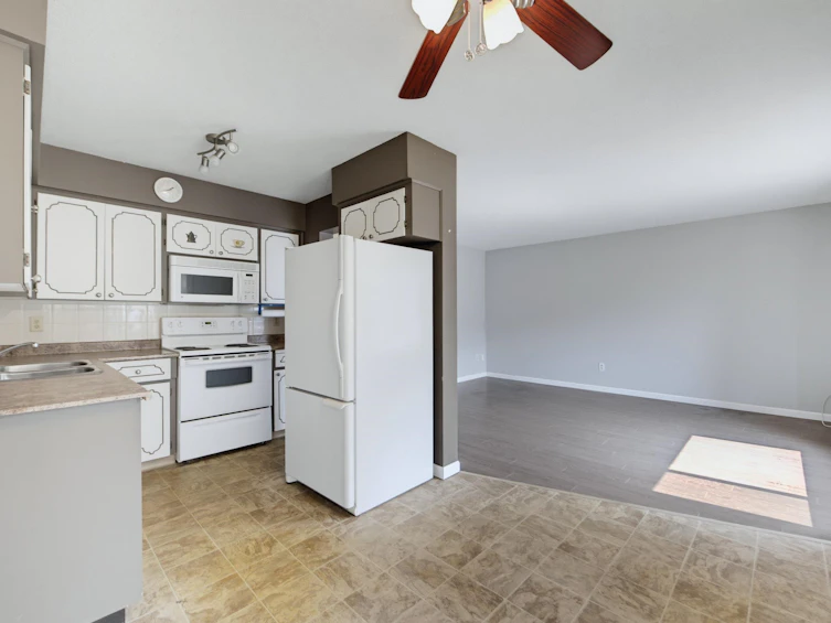 108-2853 W Bourquin Crescent, Abbotsford, BC, V2S 6H6 - 14