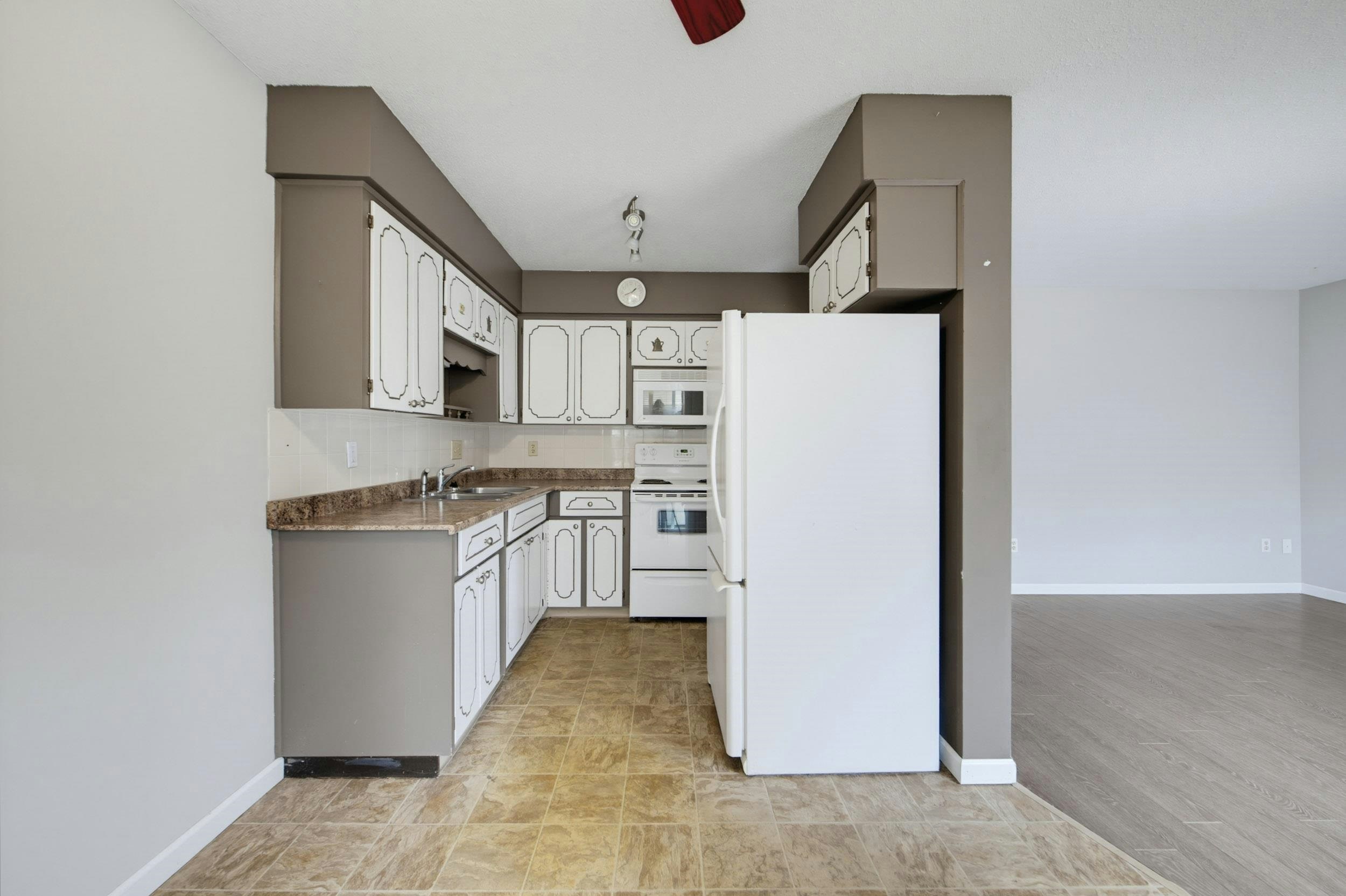 108-2853 W Bourquin Crescent, Abbotsford, BC, V2S 6H6 - 15
