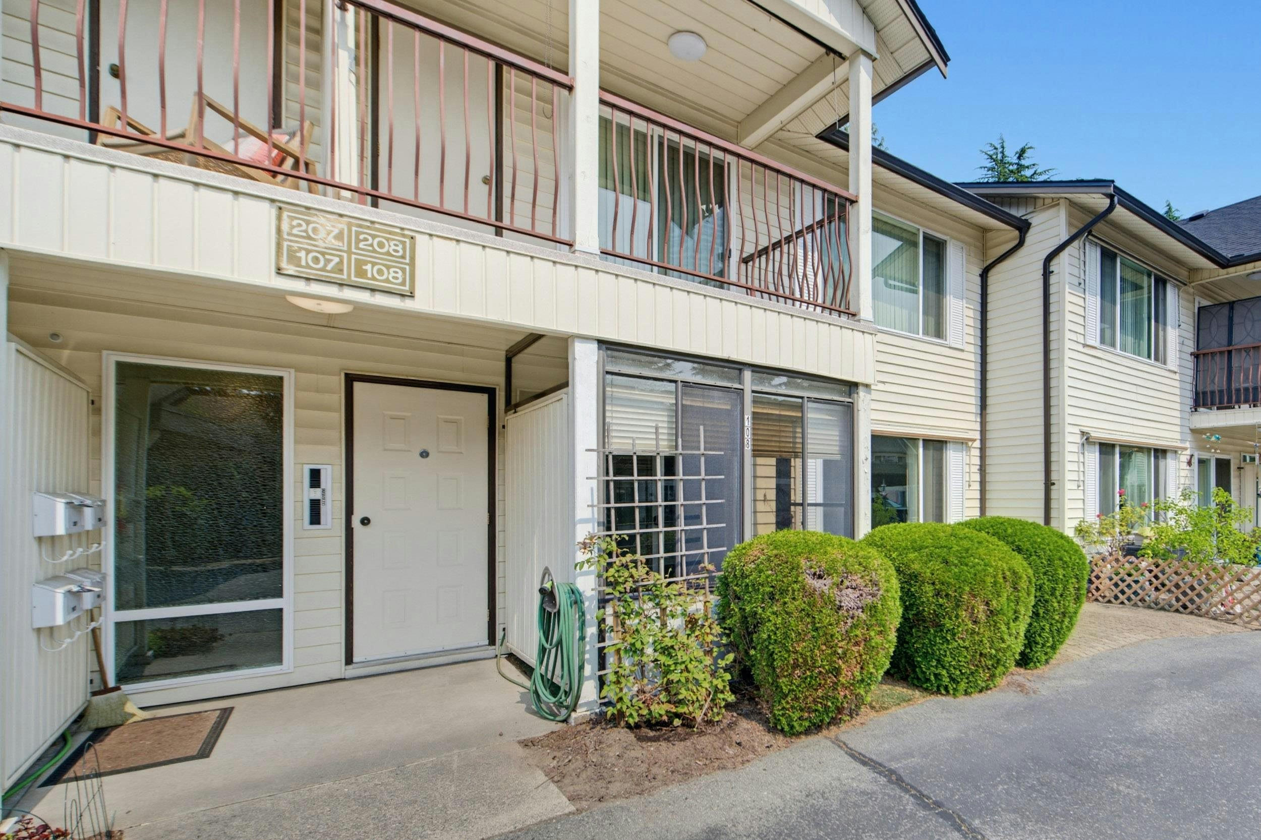 108-2853 W Bourquin Crescent - 2