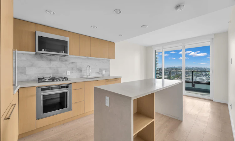 2405-8189 Cambie Street