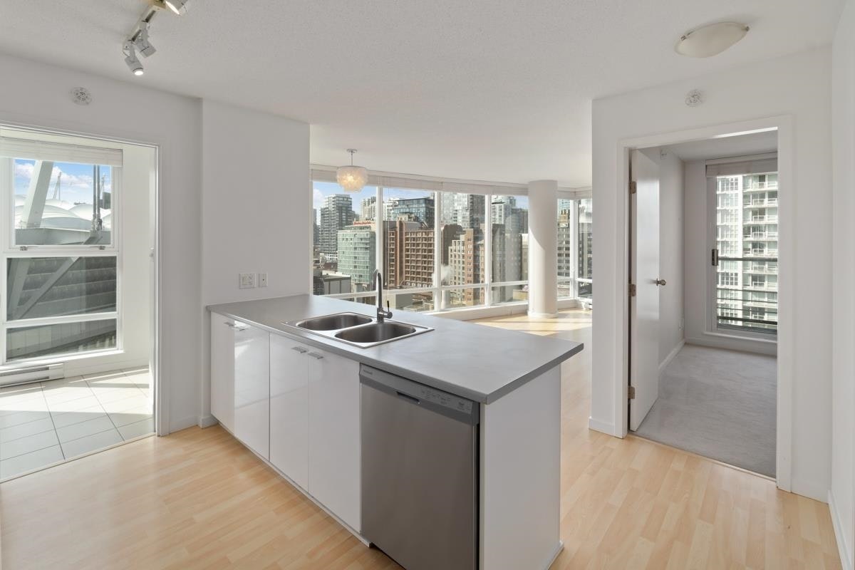 1503-111 W Georgia Street, Vancouver, BC, V6E 4M3