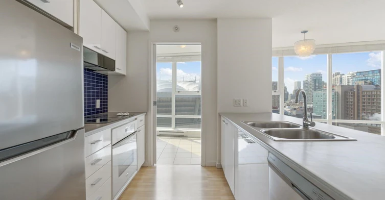 1503-111 W Georgia Street, Vancouver, BC, V6E 4M3 - 3