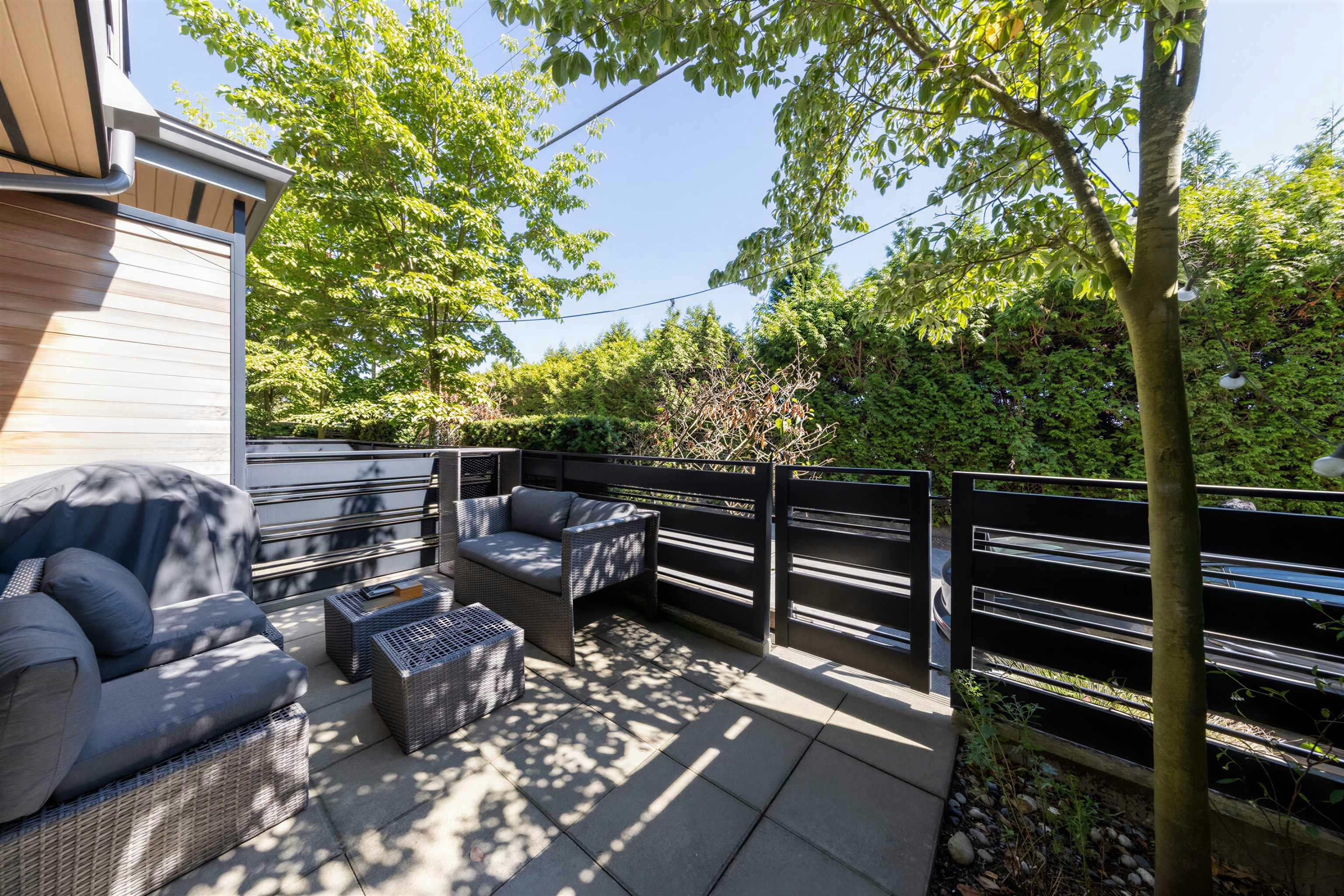 5490 Oak Street, Vancouver, BC, V6M 2V6 - 5