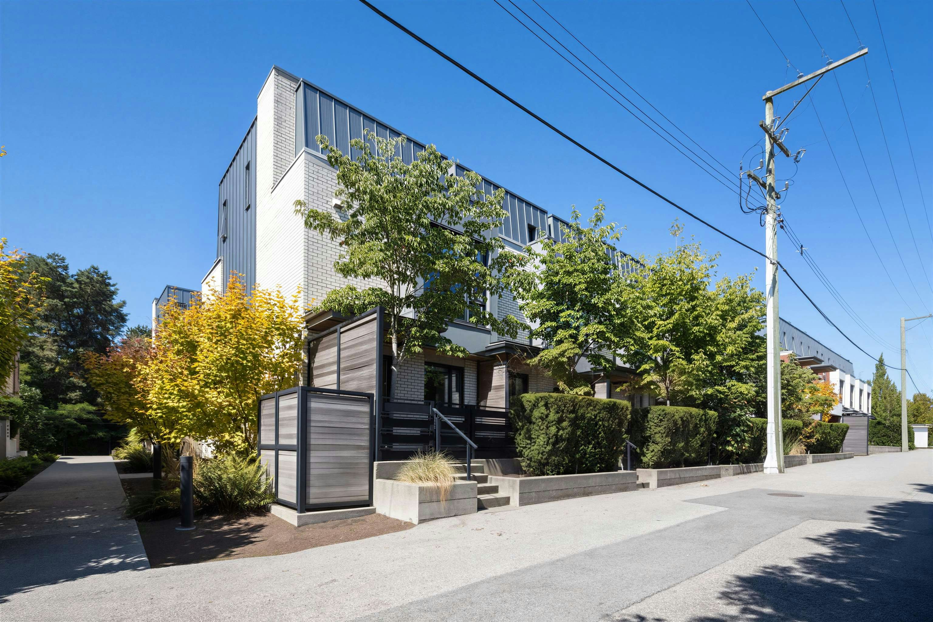5490 Oak Street, Vancouver, BC, V6M 2V6 - 2