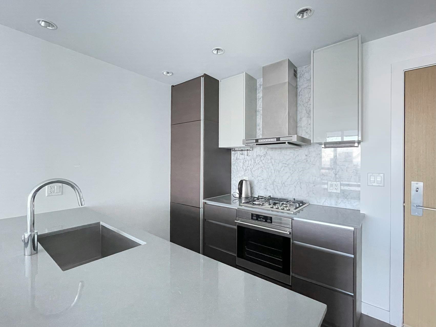4005-4670 Assembly Way, Burnaby, BC, V5H 0H3 - 3