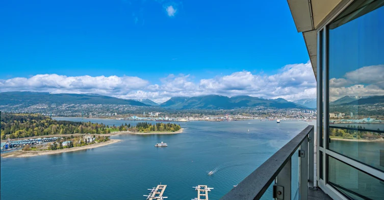 4X03-1077 W Cordova Street, Vancouver, BC, V6C 0B9