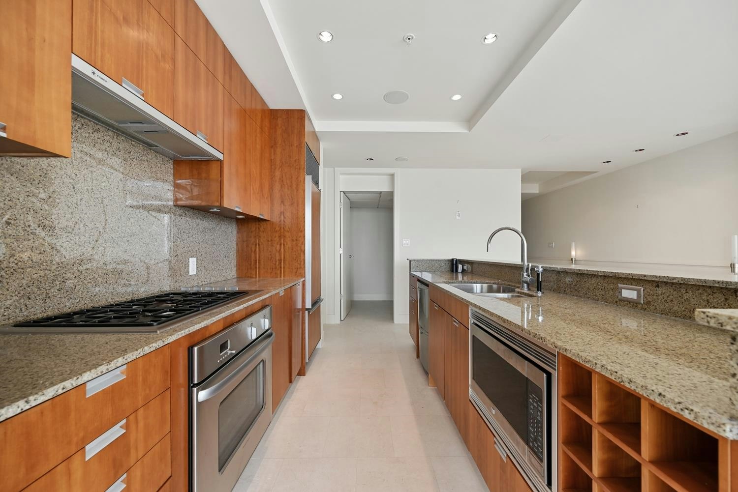 4X03-1077 W Cordova Street, Vancouver, BC, V6C 0B9 - 10