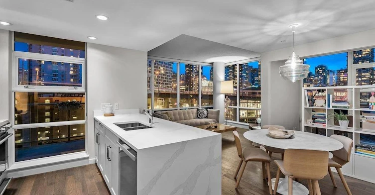 90X-638 Beach Crescent, Vancouver, BC, V6Z 3H4