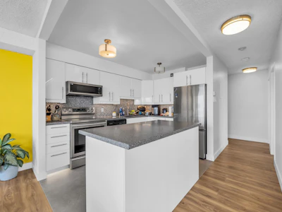 2006-6540 Burlington Avenue - 5