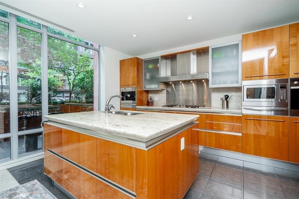 1163 W Cordova Street, Vancouver, BC, V6C 0A1 - 5