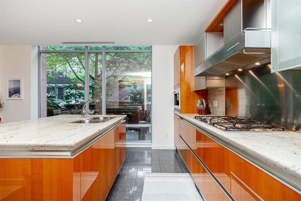 1163 W Cordova Street, Vancouver, BC, V6C 0A1 - 6