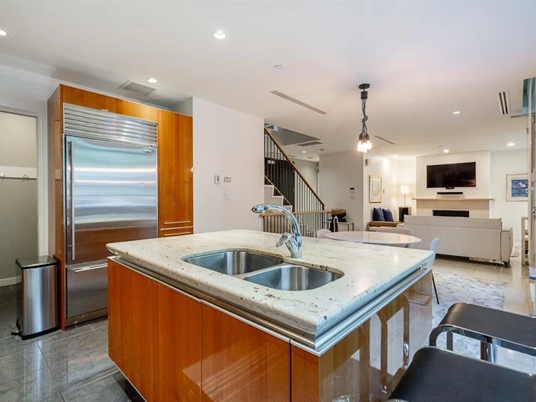 1163 W Cordova Street, Vancouver, BC, V6C 0A1 - 3
