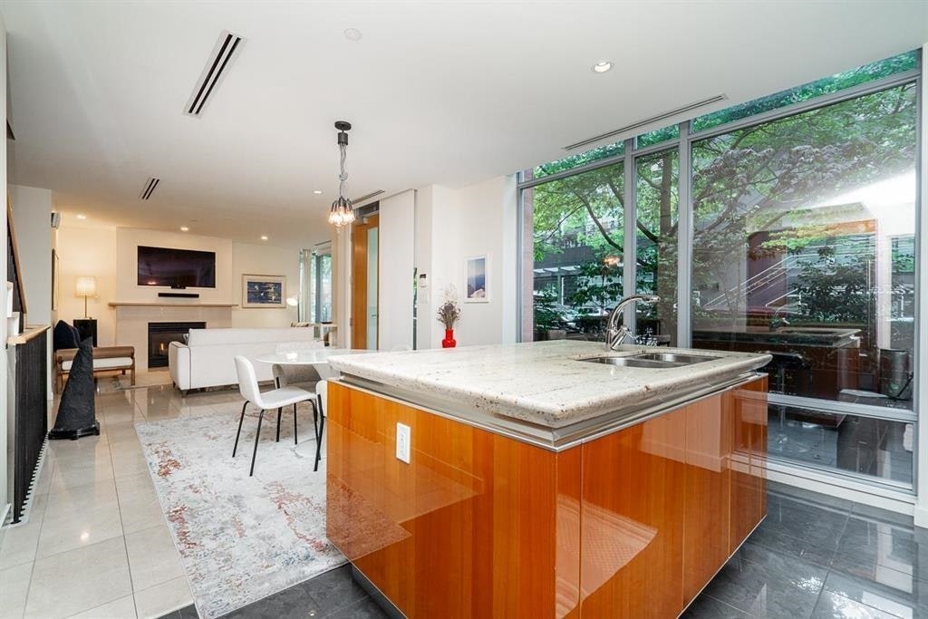 1163 W Cordova Street, Vancouver, BC, V6C 0A1 - 7