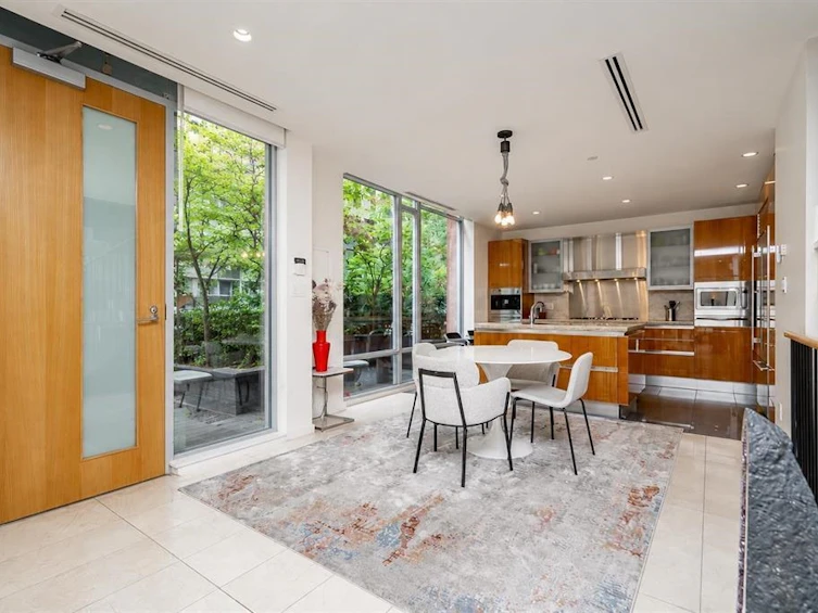 1163 W Cordova Street, Vancouver, BC, V6C 0A1 - 2