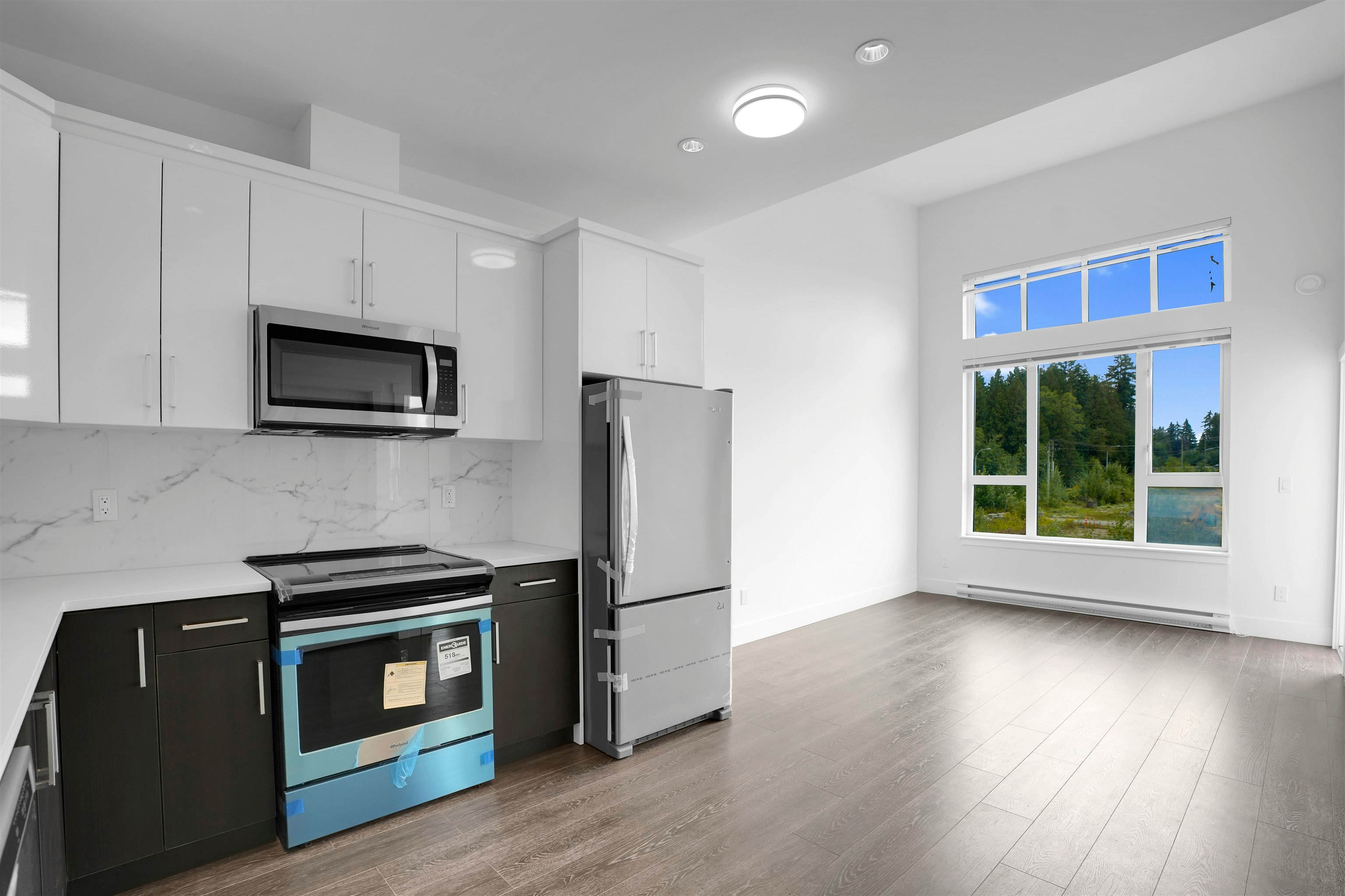 504-9983 E Barnston Drive, Surrey, BC, V4N 6T3 - 4