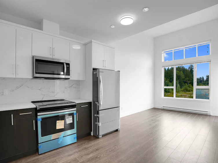 504-9983 E Barnston Drive, Surrey, BC, V4N 6T3 - 4
