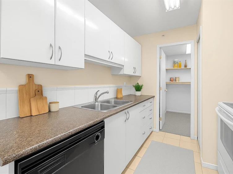 304-939 Homer Street, Vancouver, BC, V6B 2W6 - 2