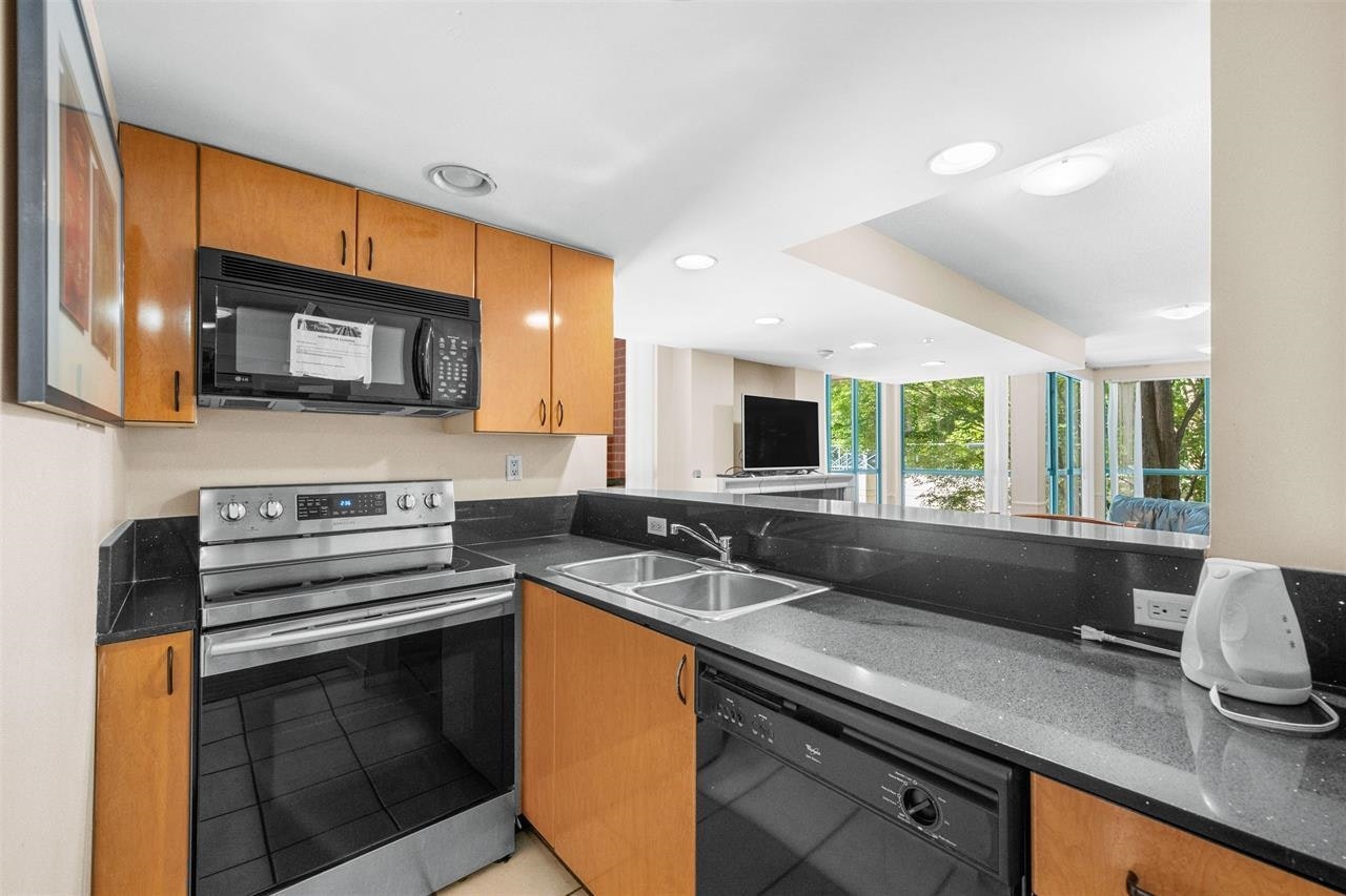 304-939 Homer Street, Vancouver, BC, V6B 2W6 - 10