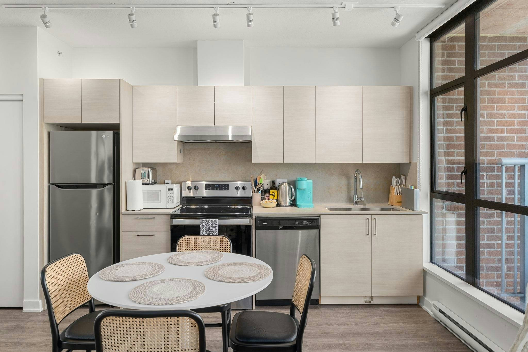 602-1249 Granville Street, Vancouver, BC, V6Z 1M5 - 10