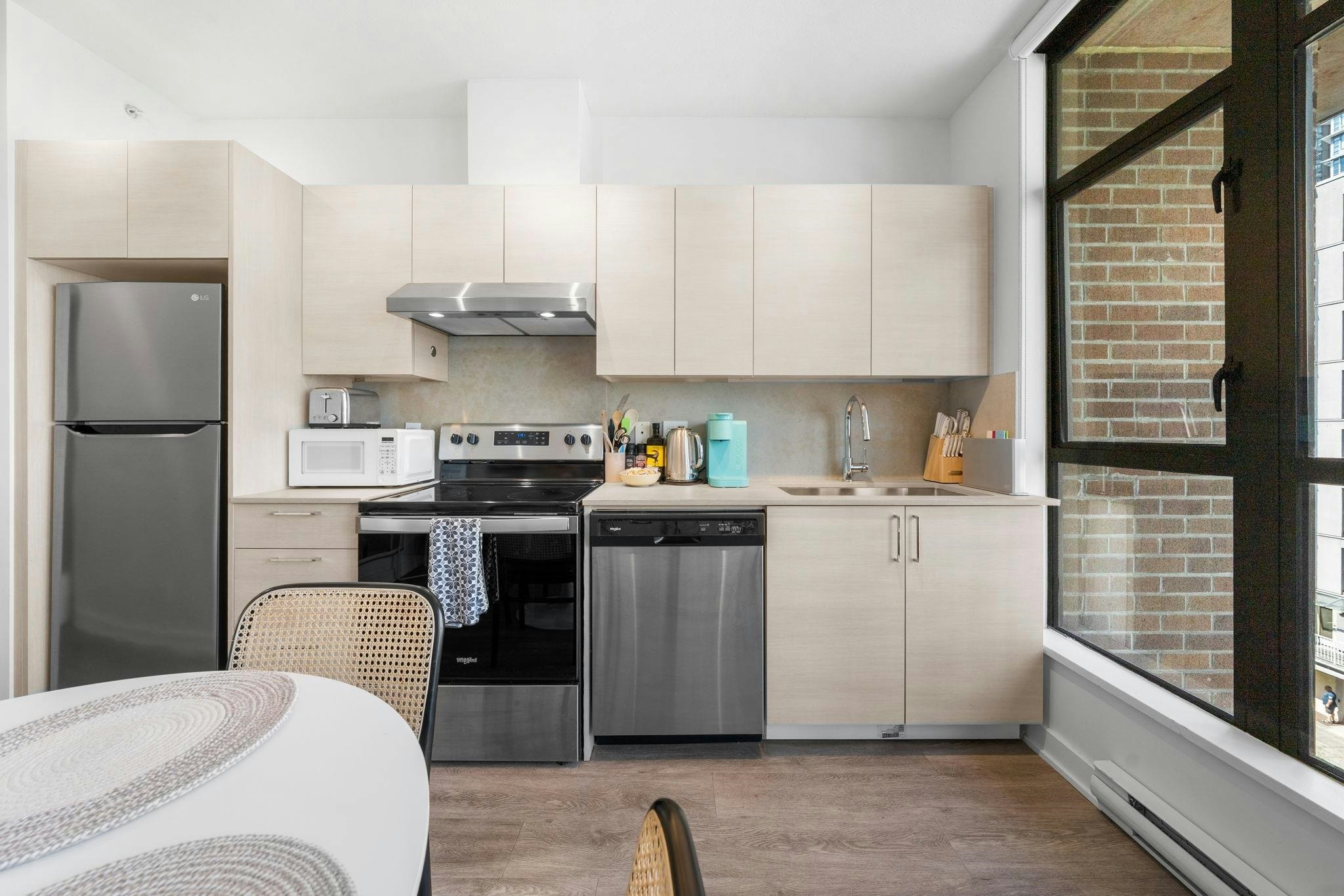 602-1249 Granville Street, Vancouver, BC, V6Z 1M5 - 13