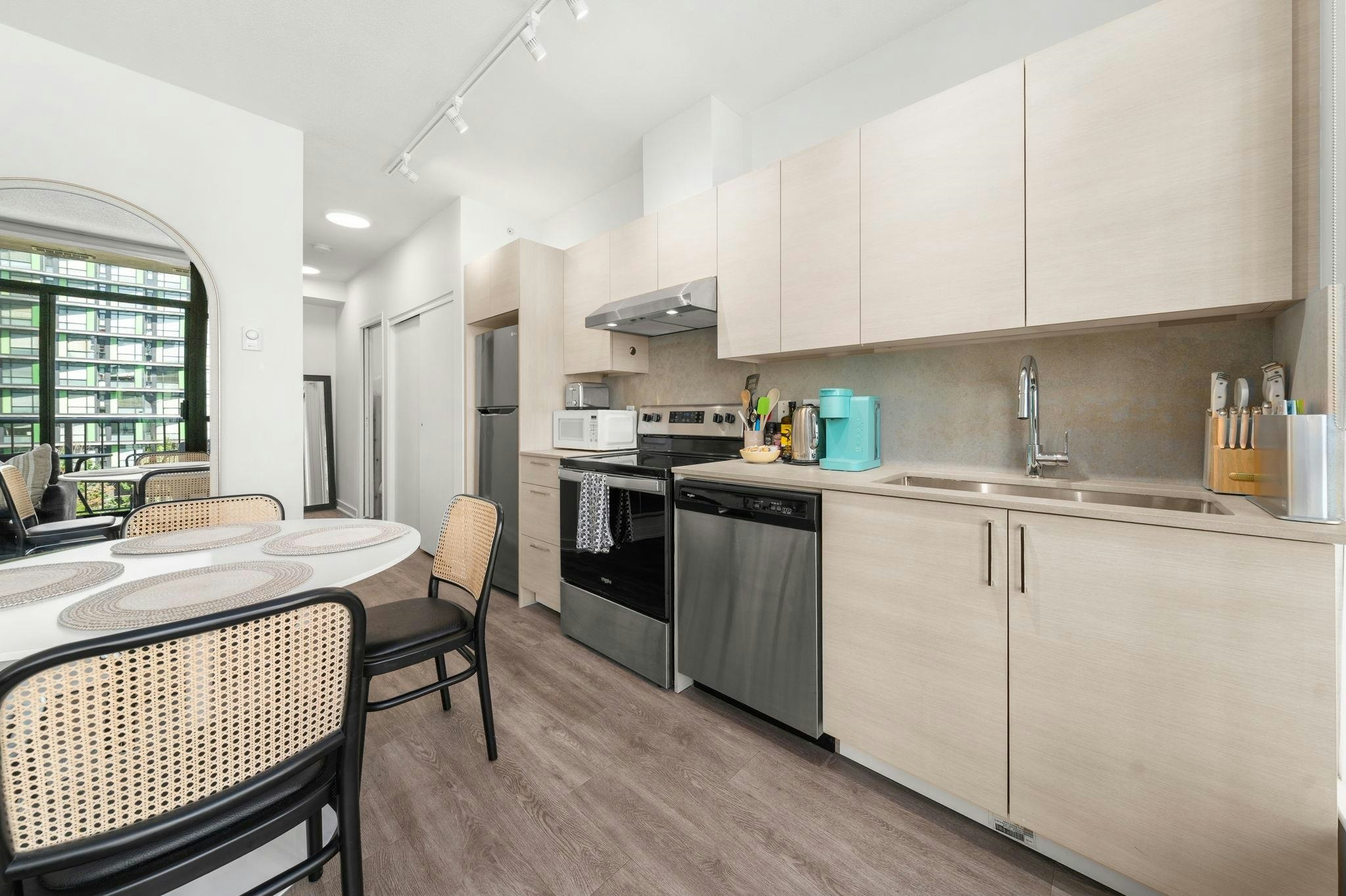 602-1249 Granville Street, Vancouver, BC, V6Z 1M5 - 12