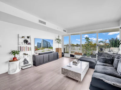 302-6633 Pearson Way - 5